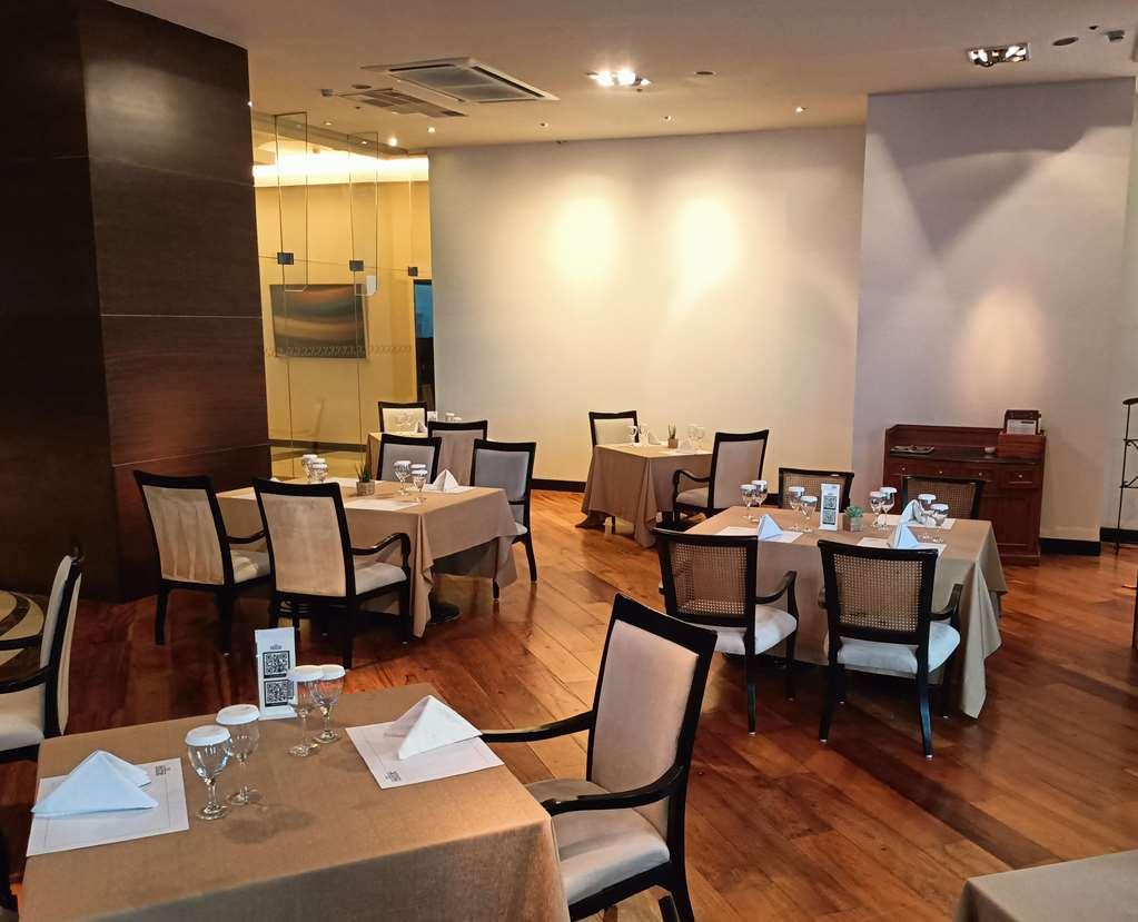 Discovery Suites Manila, Philippines Pasig City Étterem fotó